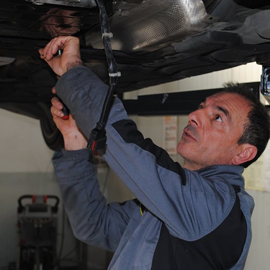 Nuova Tecnomotor nasce nel 2010 da un’idea ed un progetto di Poiega Nicola, Avesani Dario e Avesani Filippo. Con una trentennale esperienza nel settore automotive decidono di collaborare e rilevare la storica azienda Tecnomotor per creare un nuovo modo di fare assistenza. La volontà è quella di offrire tutti i servizi legati al mondo dell’auto in un unico centro: vendita nuovo ed usato, officina, carrozzeria e gommista.